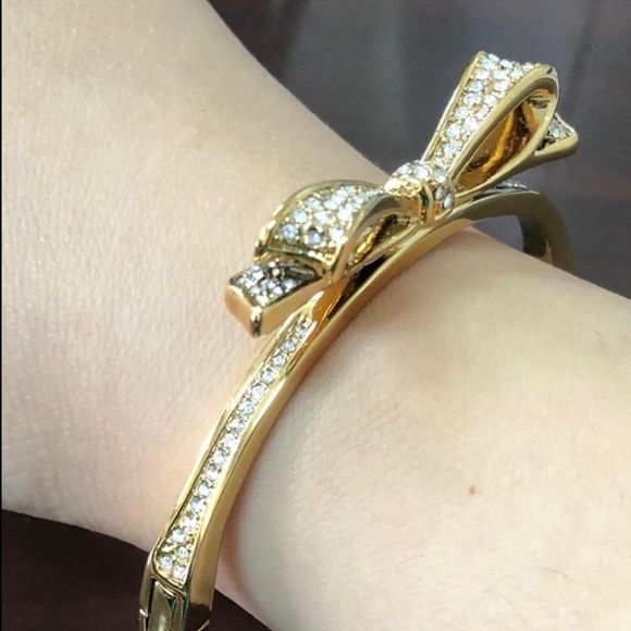 Love Notes Take a Bow Bangle Bracelet